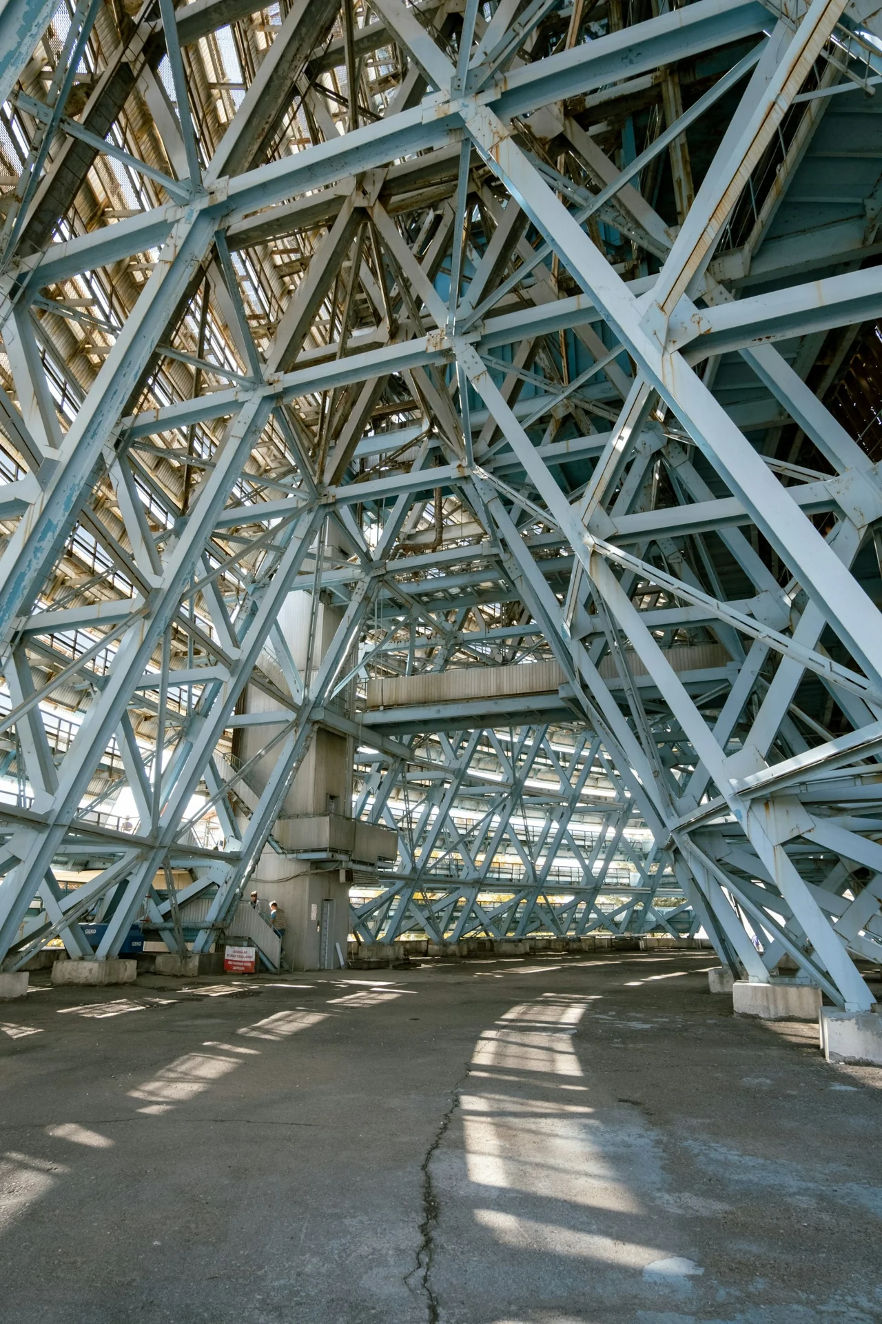Steel structure and architectural engineering